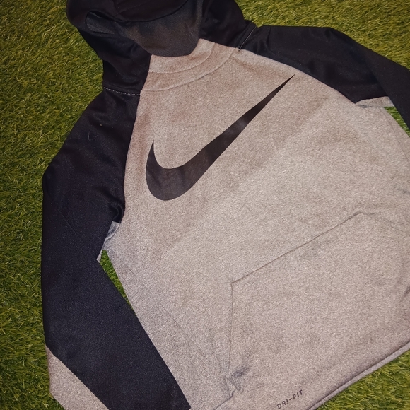 Nike Dri Fit Kids Medium Big Swoosh Logo Gray & Black Performance Hoodie Like Ne - Picture 3 of 10